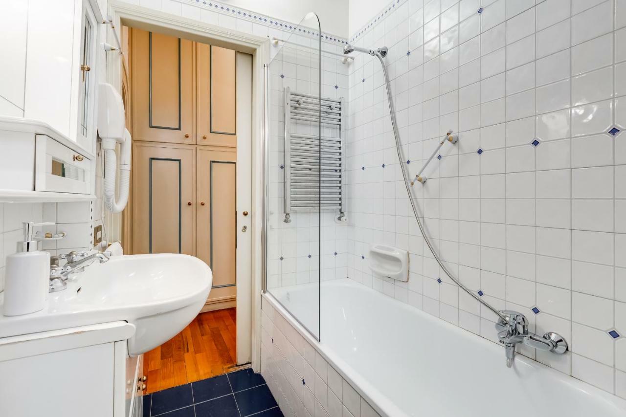 Elegant Apartment โรม ภายนอก รูปภาพ